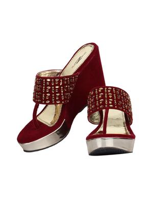 maroon toe separator wedges - 15496559 - Standard Image - 3