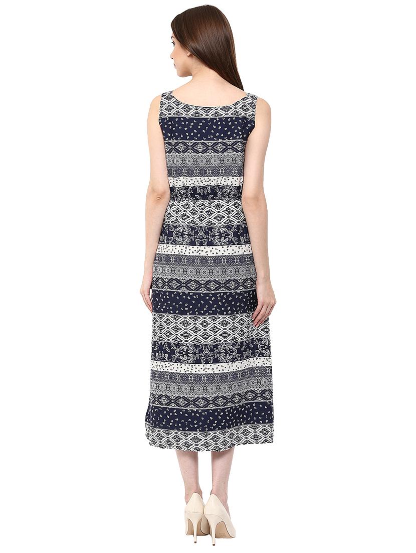 sleeveless side slit printed dress - 15497083 - Zoom Image - 3