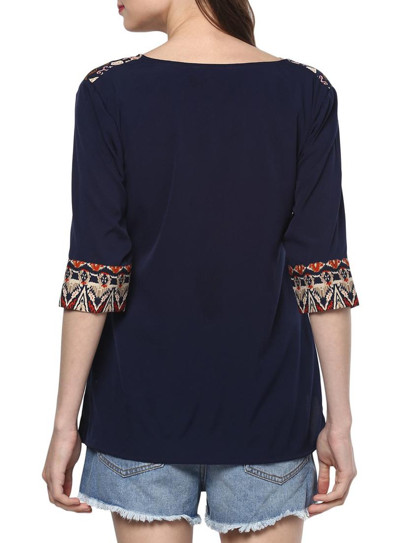 gather detailed printed yoke top - 15515775 - Zoom Image - 3