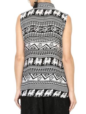 monochrome pleated ethnic print top - 15533413 - Standard Image - 3