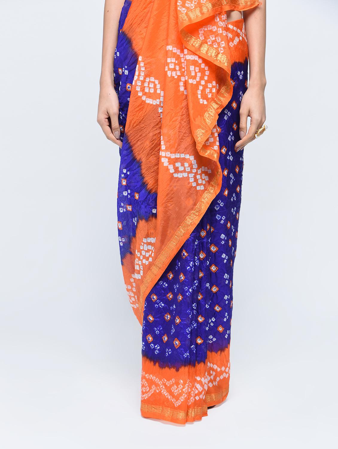 Zari bordered bandhani saree with blouse - 15606517 - Zoom Image - 3
