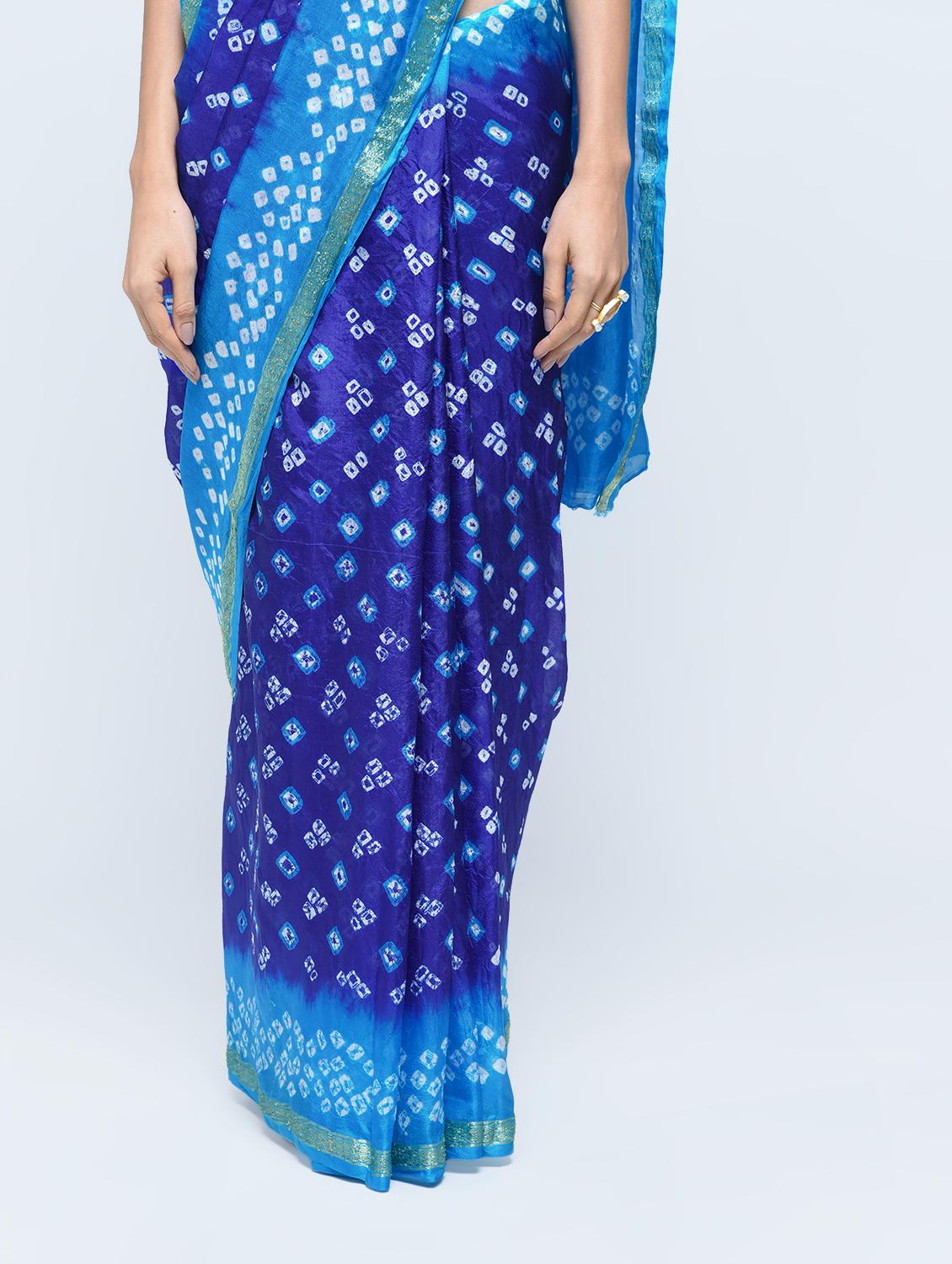 Zari bordered bandhani saree with blouse - 15606520 - Zoom Image - 3