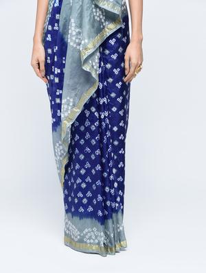 Zari bordered bandhani saree with blouse - 15606521 - Standard Image - 3