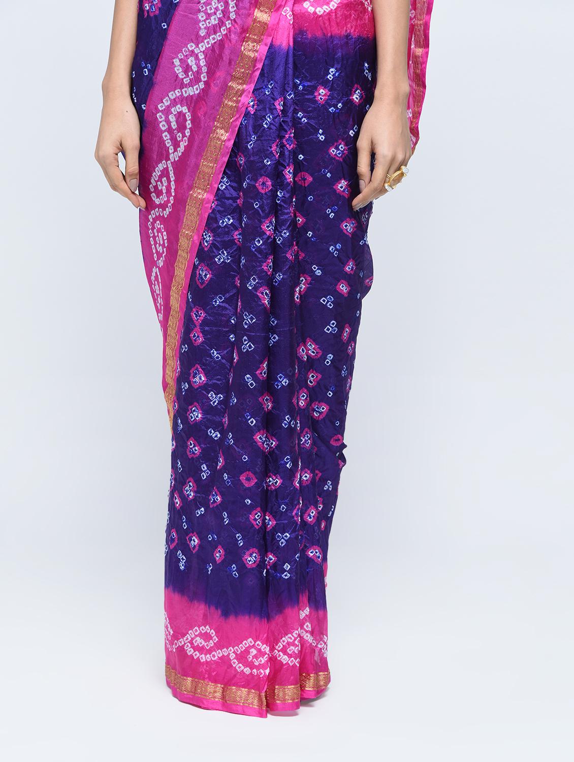 Zari bordered bandhani saree with blouse - 15606527 - Zoom Image - 3
