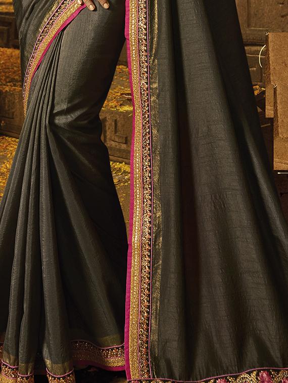 Embellished lace bordered saree with blouse - 15607111 - Zoom Image - 3