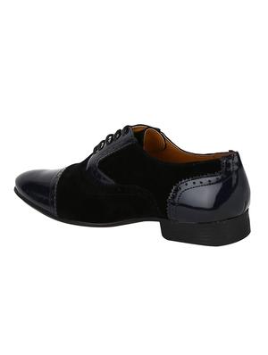black Suede lace-up oxfords - 15613422 - Standard Image - 3