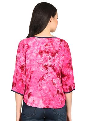 piping detail tie and dye top - 15615543 - Standard Image - 3