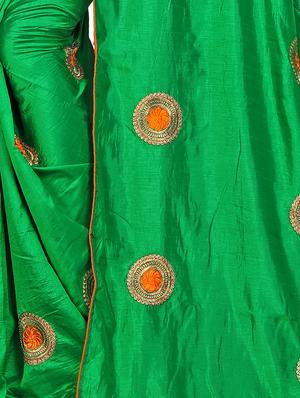 floral green embroidered saree with blouse - 15615612 - Standard Image - 3
