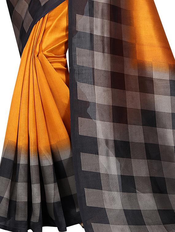 checkered printed border saree with blouse - 15620824 - Zoom Image - 3