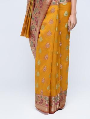paisley zari border banarasi saree with blouse - 15622869 - Standard Image - 3