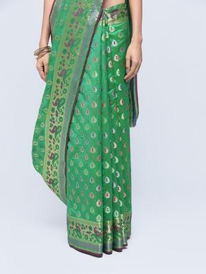 paisley zari border banarasi saree with blouse - 15622873 - Standard Image - 3