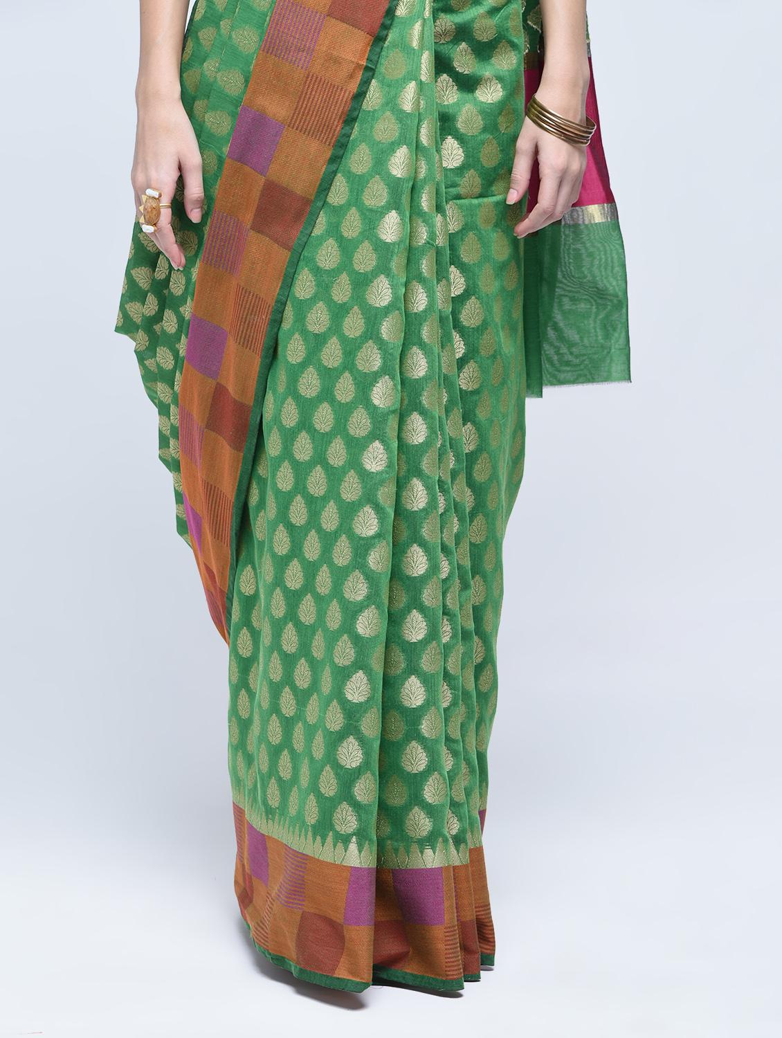 checkered border banarasi saree with blouse - 15622880 - Zoom Image - 3