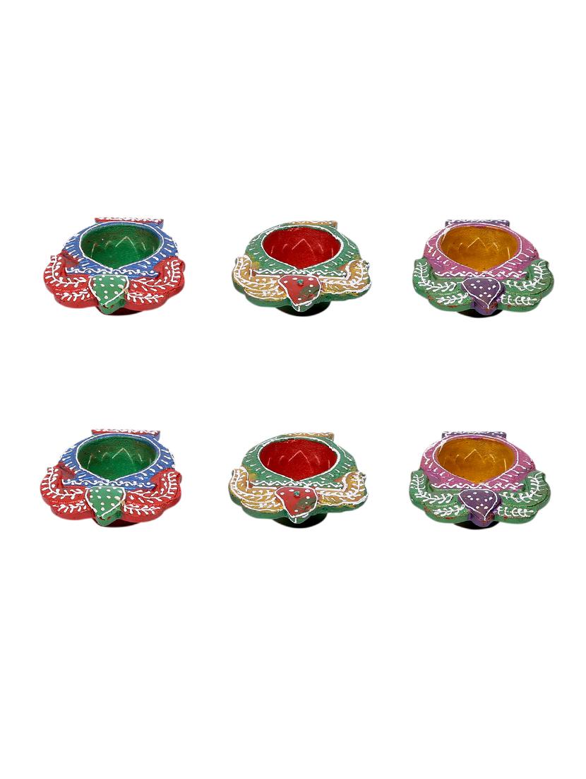 aapno rajasthan kalash design handpainted terracotta diyas - set of 6 - 15649182 - Zoom Image - 3