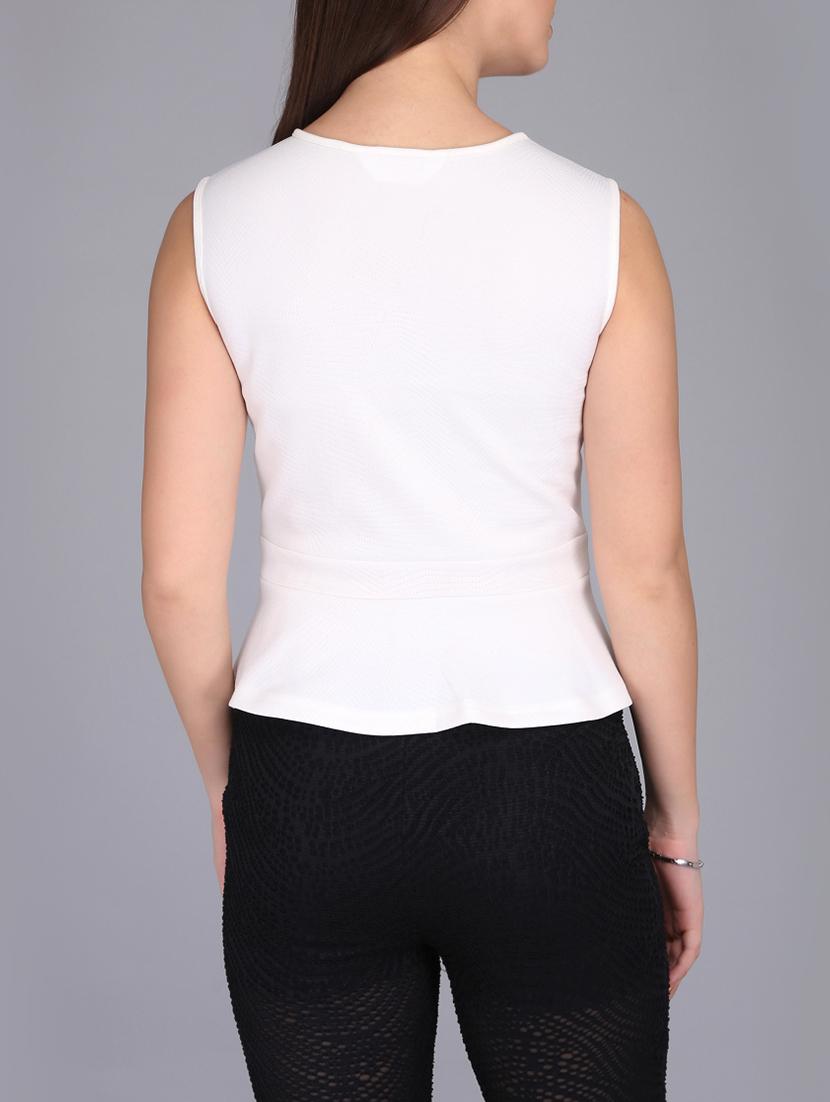 cutout detail asymmetric top - 15726288 - Zoom Image - 3