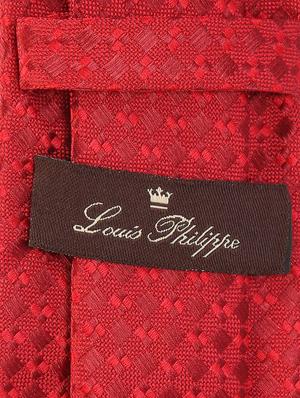 red silk tie - 15727885 - Standard Image - 3