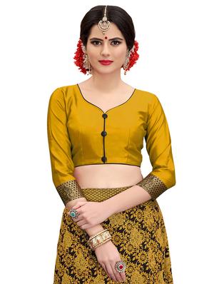 floral zari motif banarasi saree with blouse - 15734870 - Standard Image - 3
