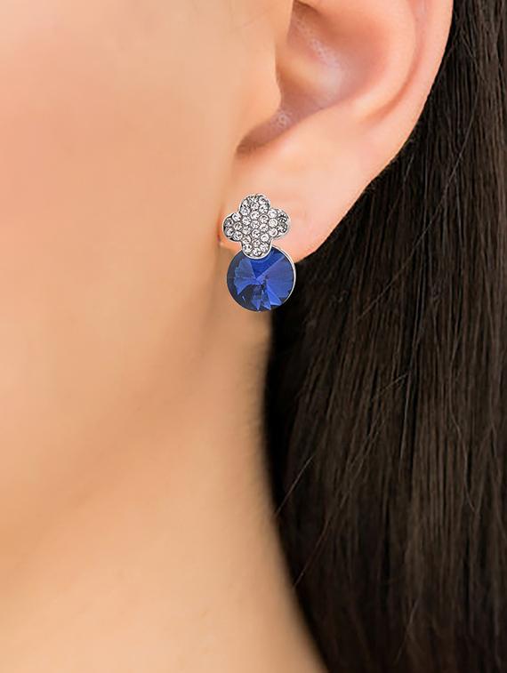 silver metal studs earring - 15735193 - Zoom Image - 3