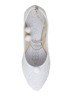 white slip on jutis - 15745126 - Standard Image - 3