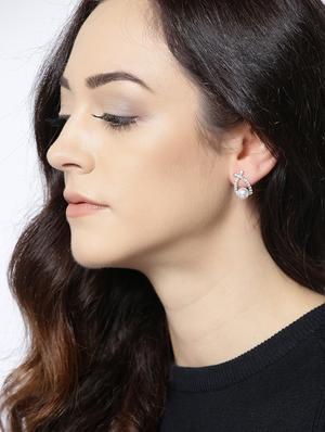 white gold plated studs earring - 15800936 - Standard Image - 3