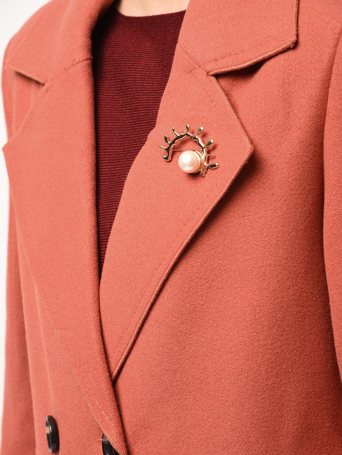 lapel neck brooch detail overcoat - 15801926 - Zoom Image - 6