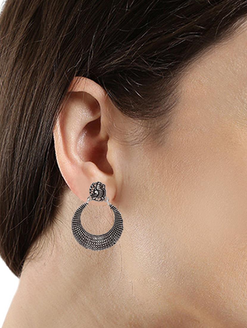 silver metal chandballi earring - 15826437 - Zoom Image - 3
