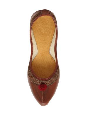 brown slip on jutis - 15850482 - Standard Image - 3