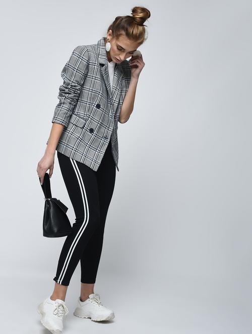 knee slit side stripe jeans - 15859290 - Very Small Image - 1
