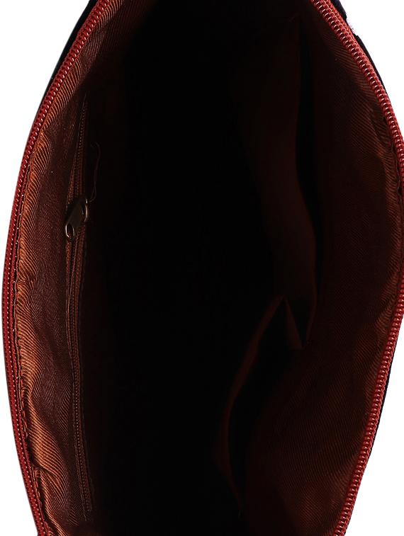 black canvas printed sling bag - 15866887 - Zoom Image - 3