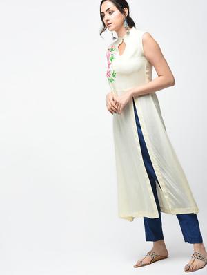 High slit embroidered kurta with tassels - 15879139 - Standard Image - 3