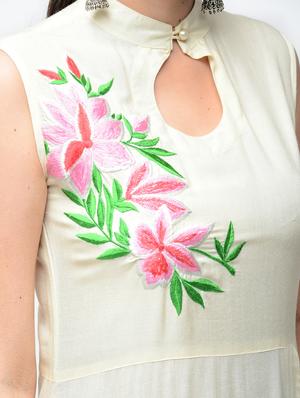 High slit embroidered kurta with tassels - 15879139 - Standard Image - 6