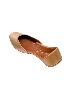 gold slip on jutis - 15897324 - Standard Image - 3