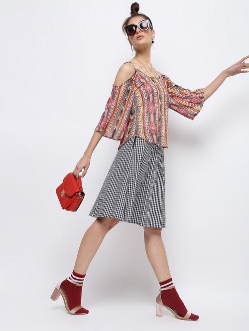 cold shoulder curved hem top - 15897840 - Standard Image - 1