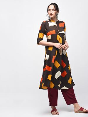 geometric printed flared kurta - 15902132 - Standard Image - 3