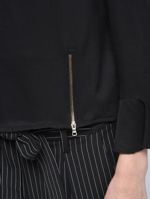 cold shoulder zipper detail top - 15905902 - Standard Image - 6
