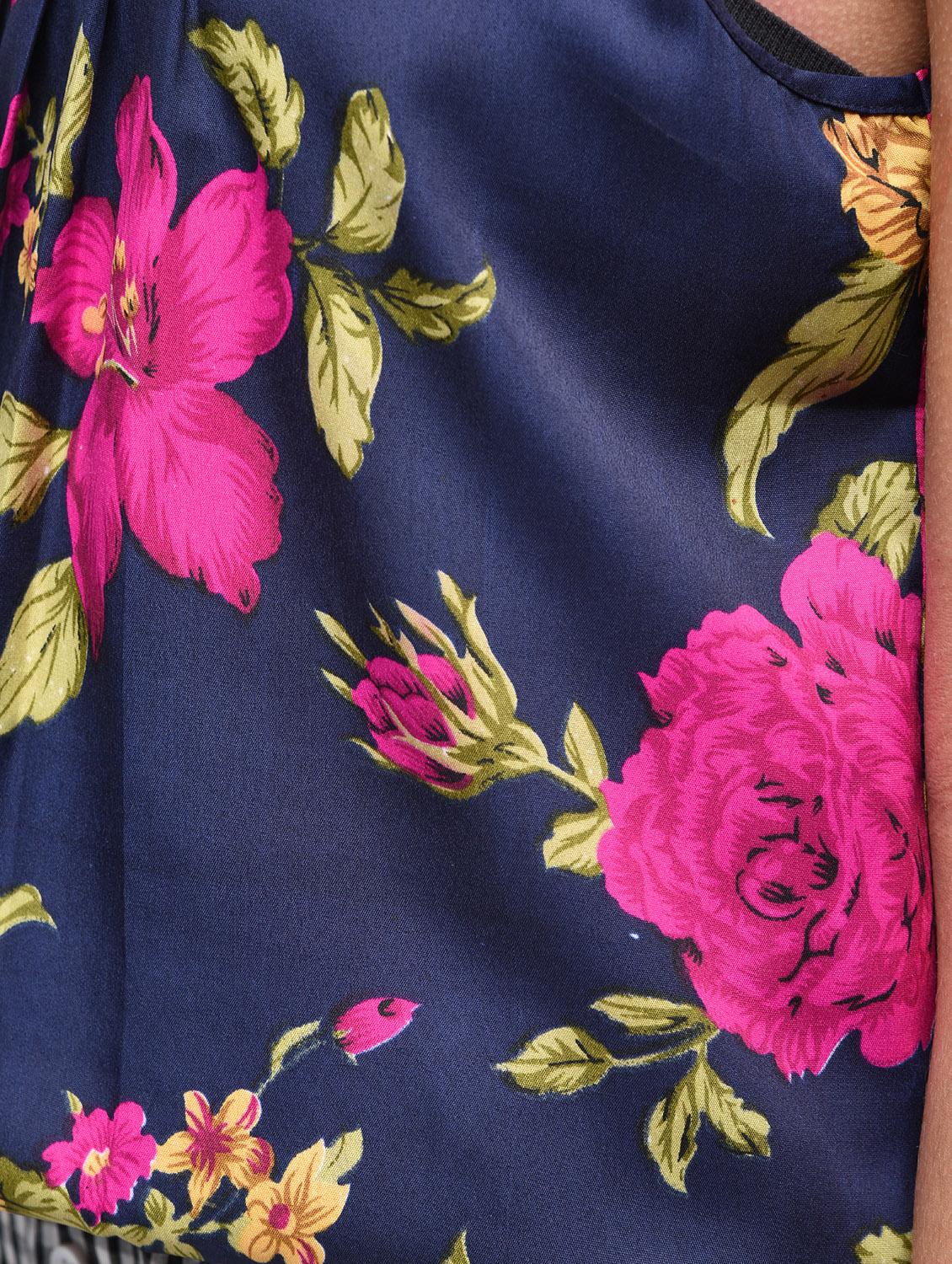 pleated floral blouson top - 15936509 - Zoom Image - 6
