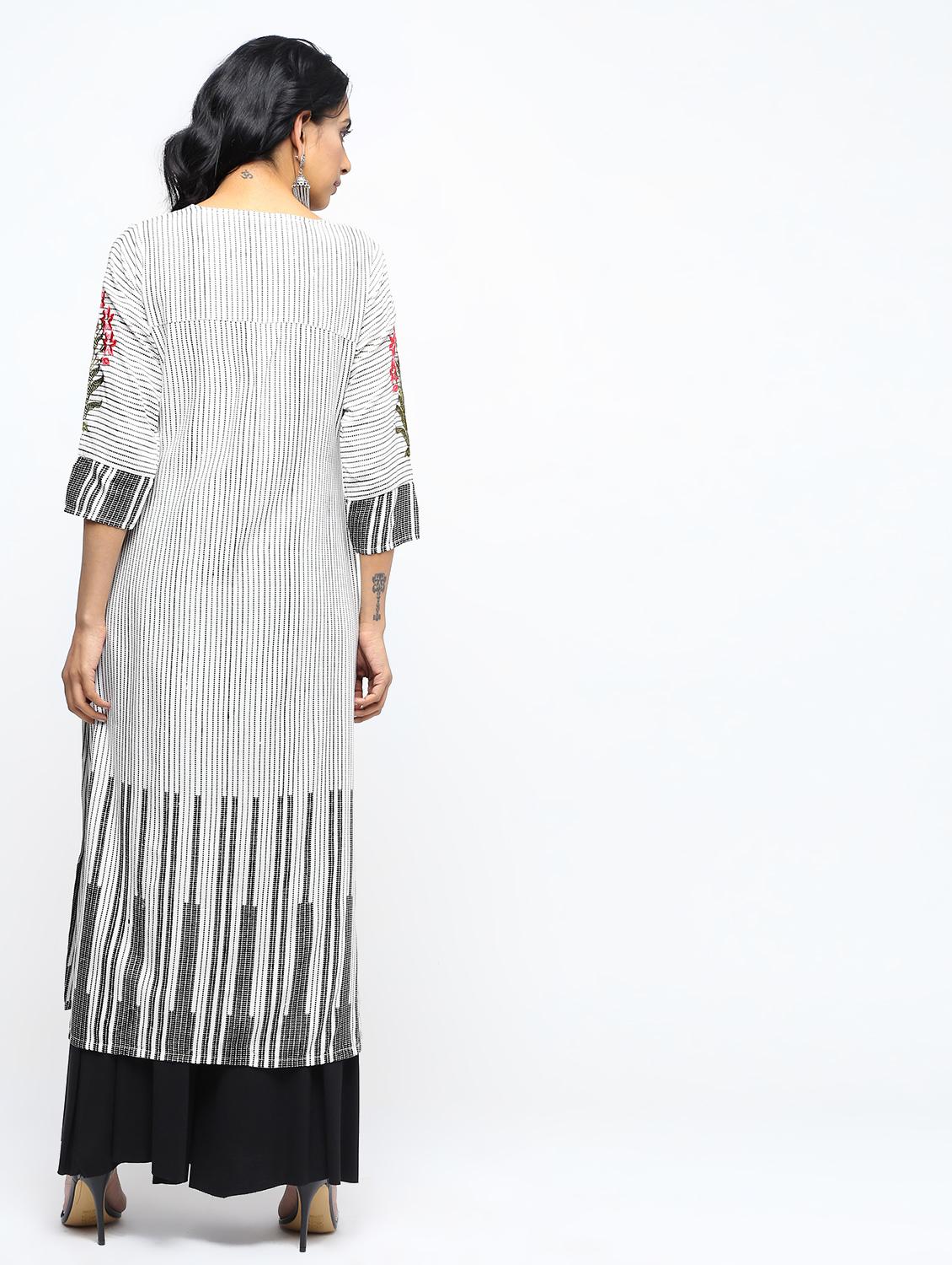 embroidered straight kurta - 15950706 - Zoom Image - 3