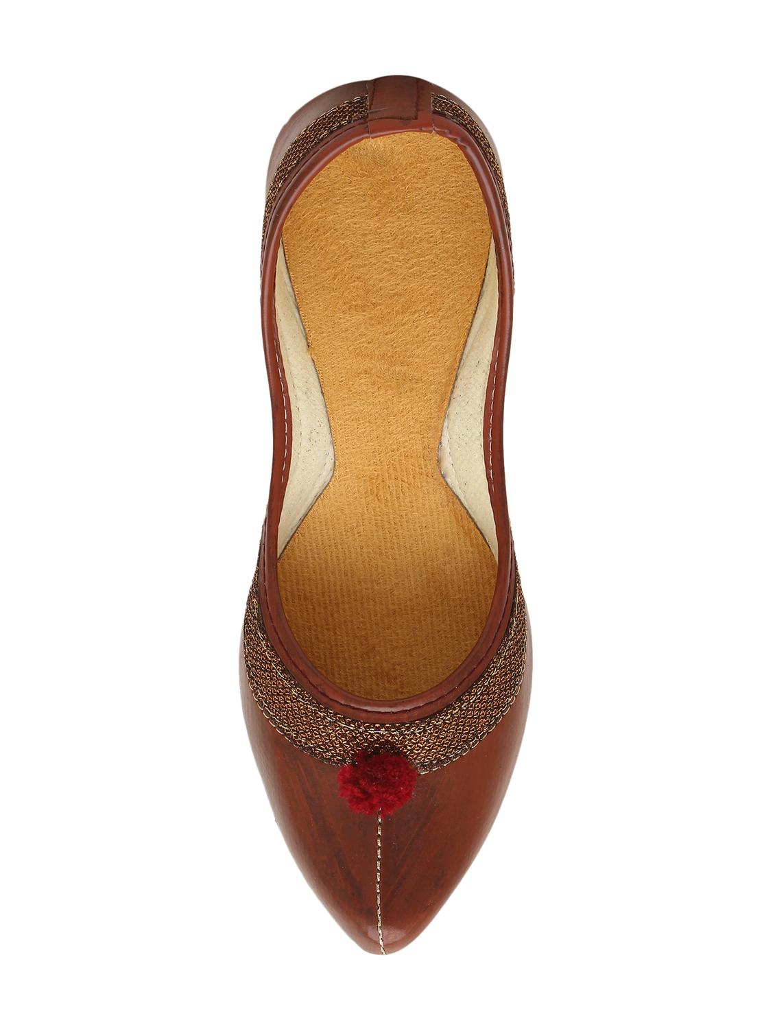 brown slip on jutis - 15962901 - Zoom Image - 3