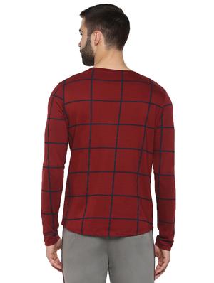 maroon checkered t-shirt - 15977279 - Standard Image - 3