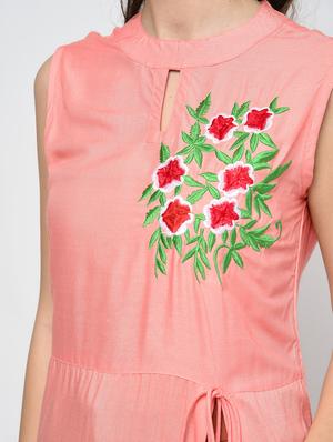 High slit embroidered kurta with tassels - 15998124 - Standard Image - 6