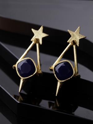 gold metal studs earring - 15999961 - Standard Image - 3