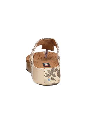 beige flat forms - 16006099 - Standard Image - 3