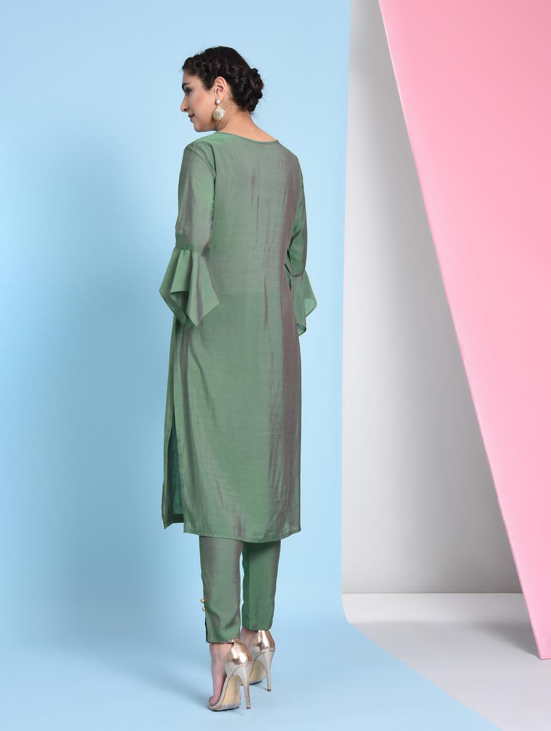 Asymmetric sleeved solid silk straight kurta - 16012448 - Zoom Image - 3