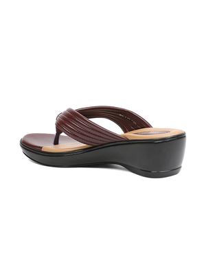 maroon toe separator wedges - 16092453 - Standard Image - 3