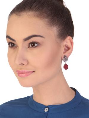 red metal drop earring - 16100772 - Standard Image - 3