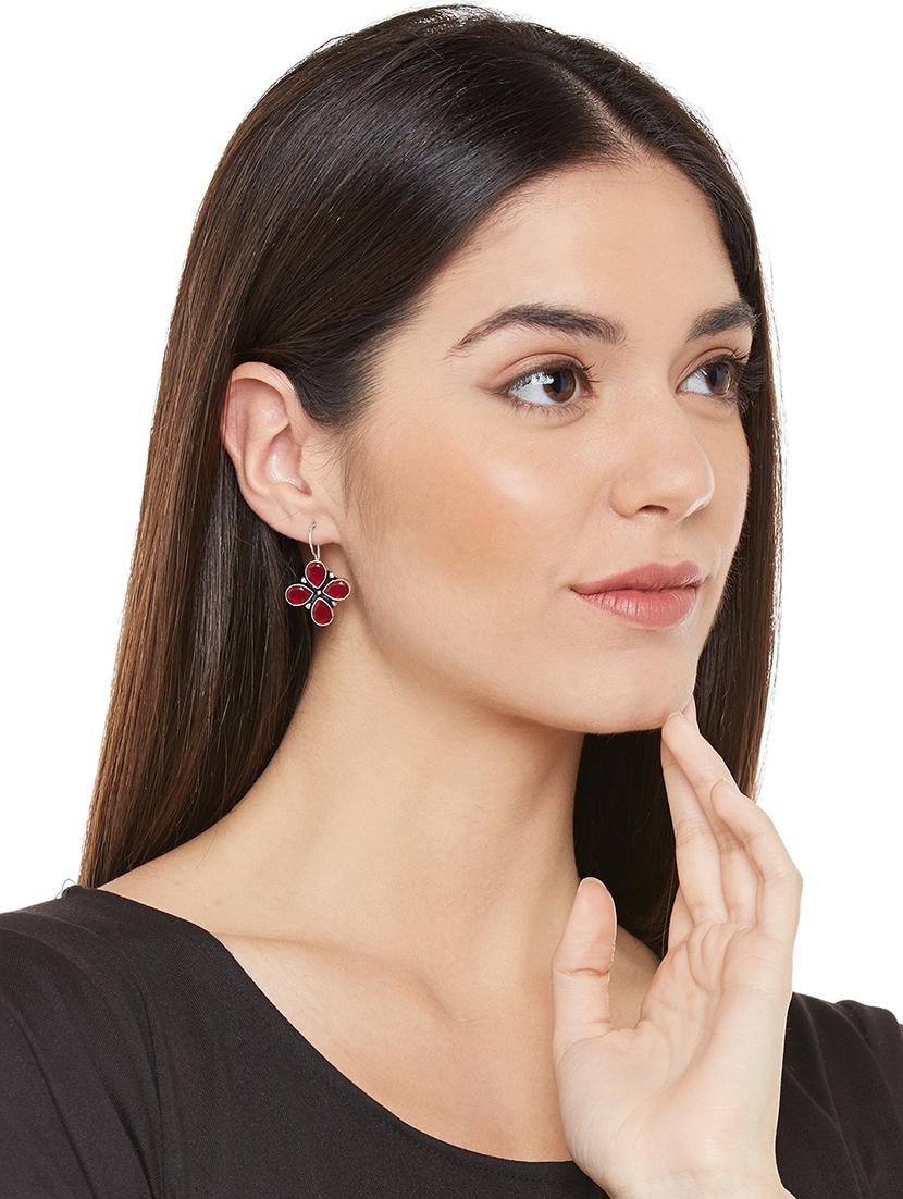 red metal drop earring - 16100893 - Zoom Image - 3