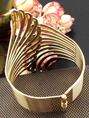 gold metal cuffs bracelet - 16100976 - Standard Image - 3