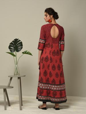 red ethnic motifs anarkali kurta - 16167210 - Standard Image - 3