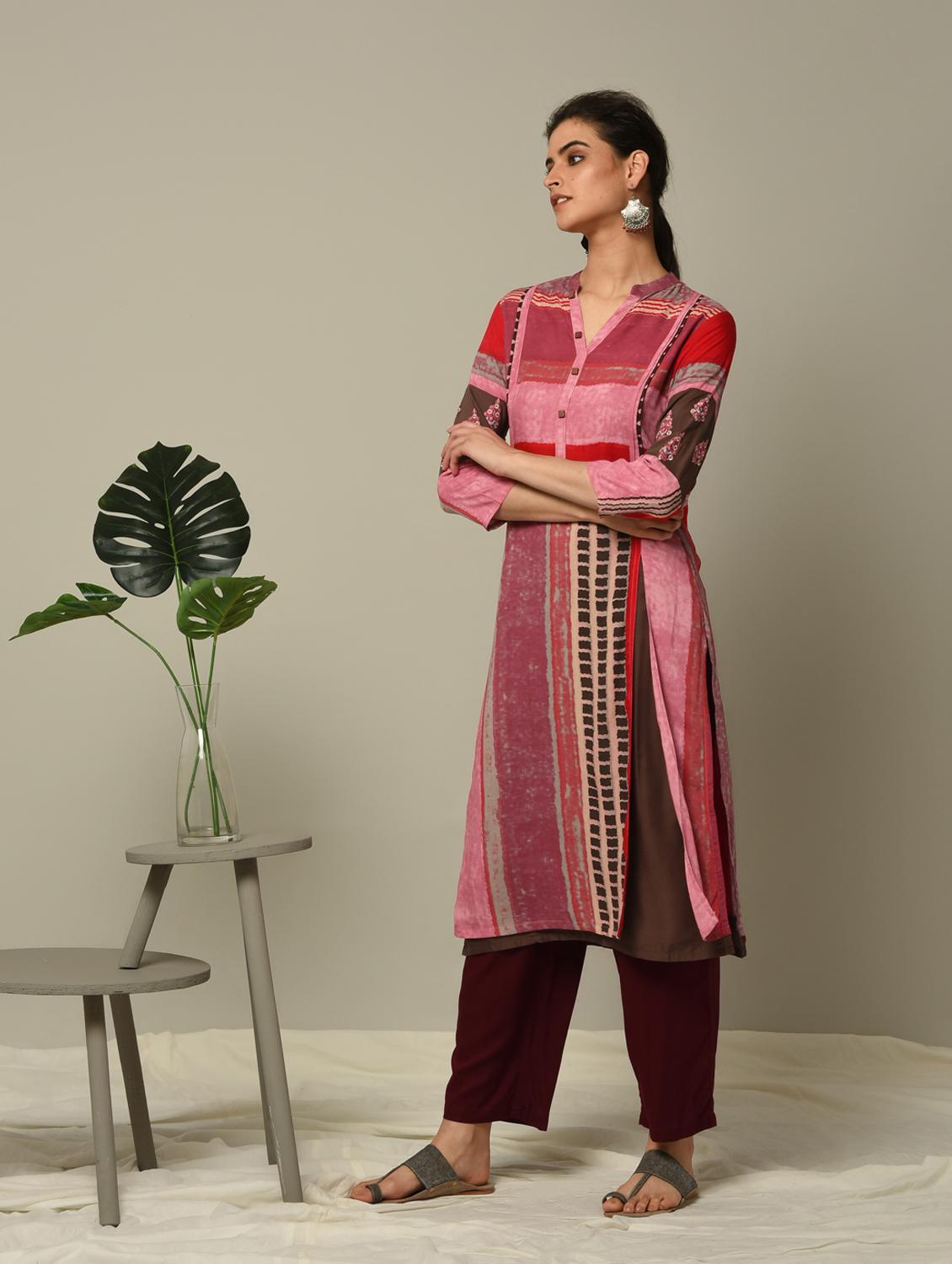 geometrical printed straight kurta - 16167222 - Zoom Image - 3