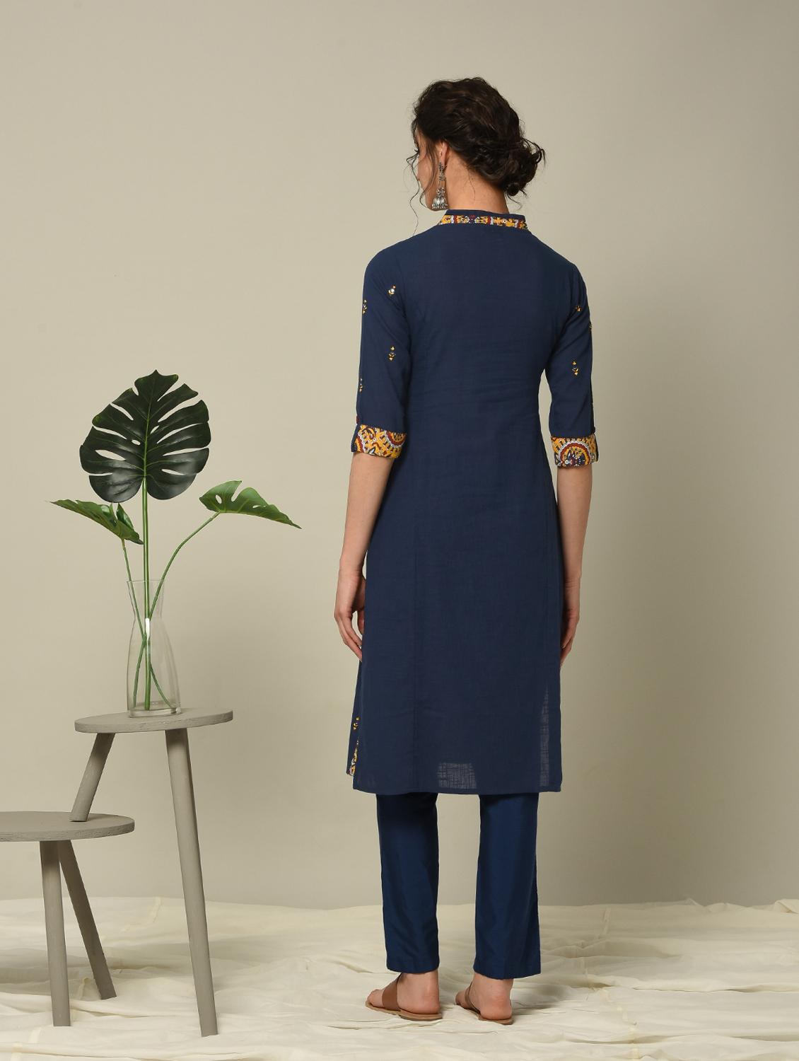 navy embroidered straight kurta - 16167265 - Zoom Image - 3