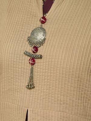beige pintucks layered kurta - 16167276 - Standard Image - 6